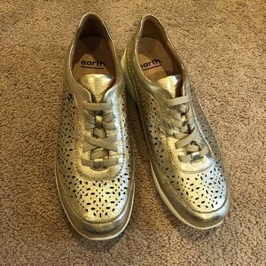 Earth Nimble Viva Gold Sneakers size 9 NWB